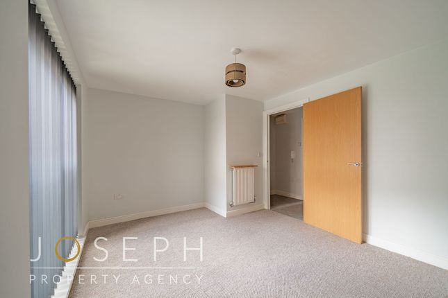 Flat to rent in Gaskell Place, Ipswich
