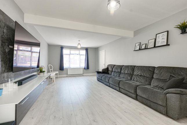 43, Juniper Road, Leigh-on-sea photo 4