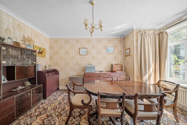 355 Singlewell Road, Gravesend, Kent photo 4