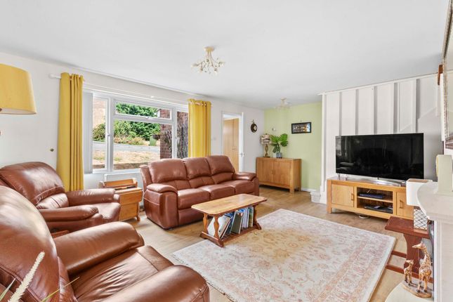 1 Sunnycroft, High Wycombe photo 3