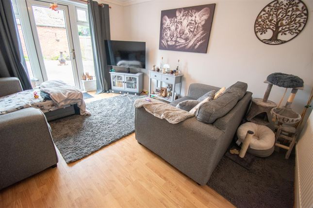 18B, Stewart Street, Riddings photo 4