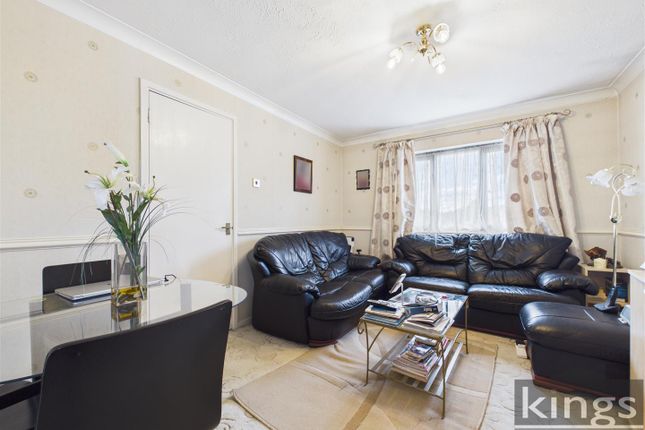 10, Hollybush Way, Waltham Cross photo 2