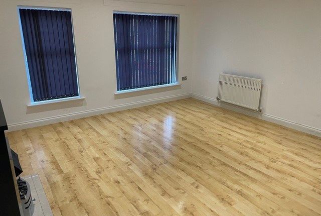4, Meadow Way, Staffordshire photo 2