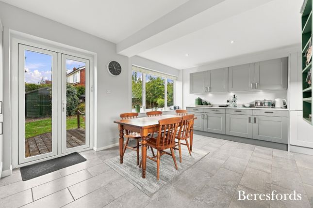 35, Meadow Rise, Ingatestone photo 4