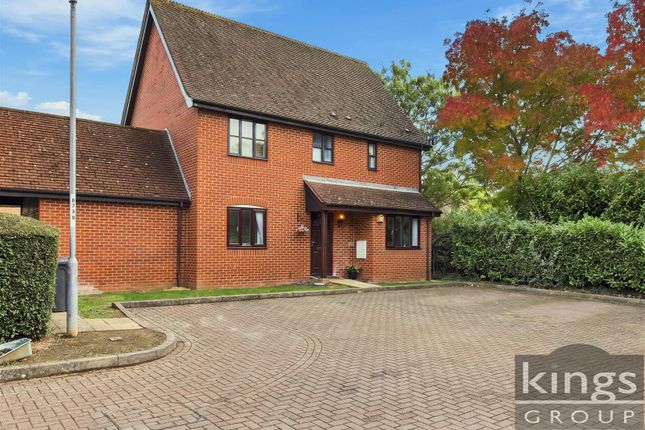 2-bed flat on Aynsley Gardens, Harlow, £260,000