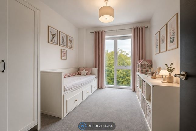 Flat  Guinevere Point, Waterhouse Avenue, Maidstone photo 3