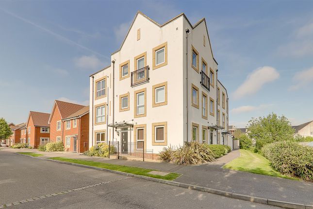 Flat for sale in Nightingale Avenue, Goring-By-Sea, Worthing