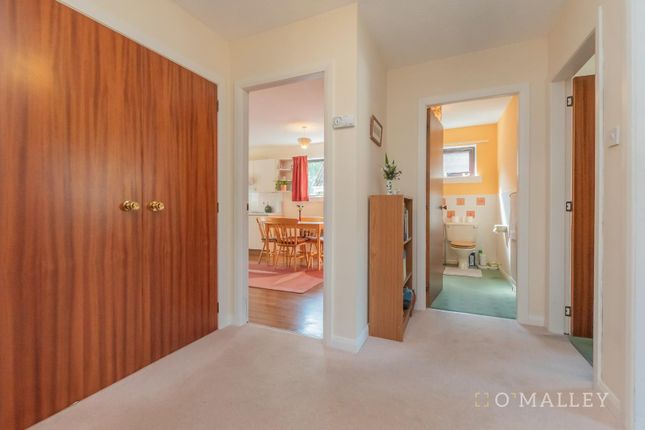 Seven, Hillview Place, Dollar photo 4