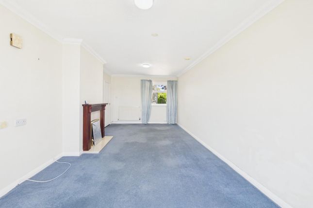 61, Grange Crescent, Lincoln photo 3