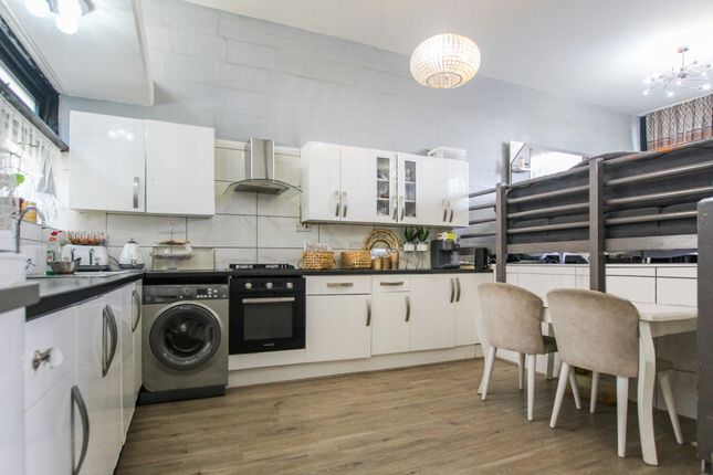 Thumbnail Flat for sale in Dunboyne Road, London