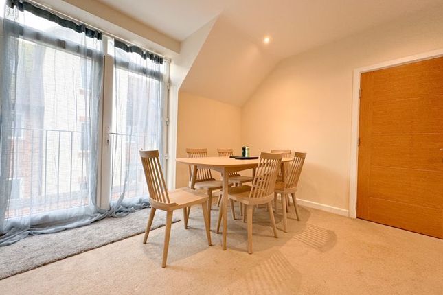 Flat C, The Stable Block, The Firs, High Street, Whitchurch photo 2