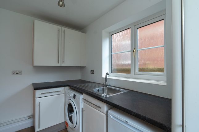 Detached house to rent in Silvan Court, Macclesfield