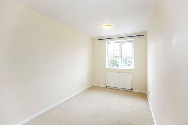 Detached house to rent in Thornbury Court, Perton, Wolverhampton