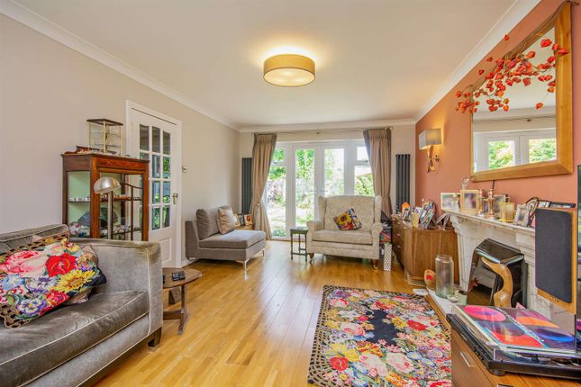 15, Southcroft, Englefield Green photo 3
