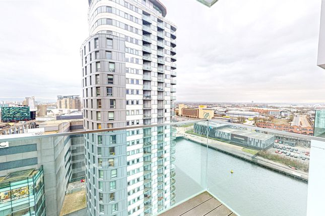 Thumbnail Flat to rent in The Lightbox, Media City, Salford Quays
