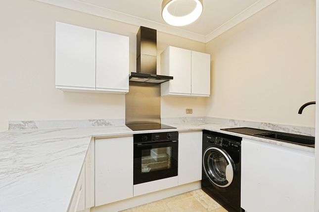 Flat 3, Landau House, 67, Croydon Road, Keston photo 2