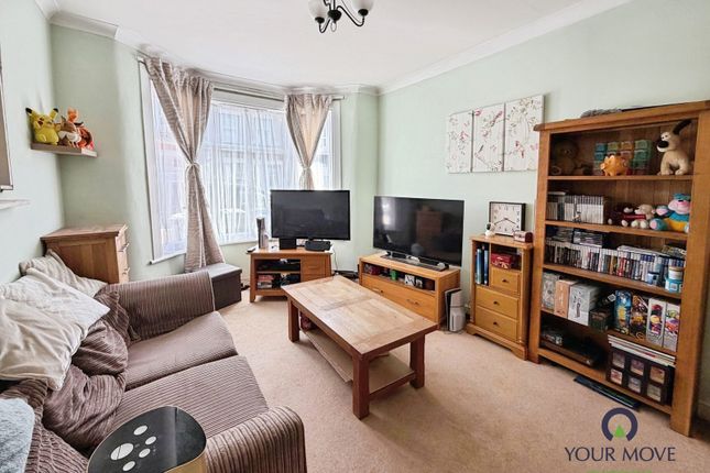 82, Horsa Road, Erith photo 4