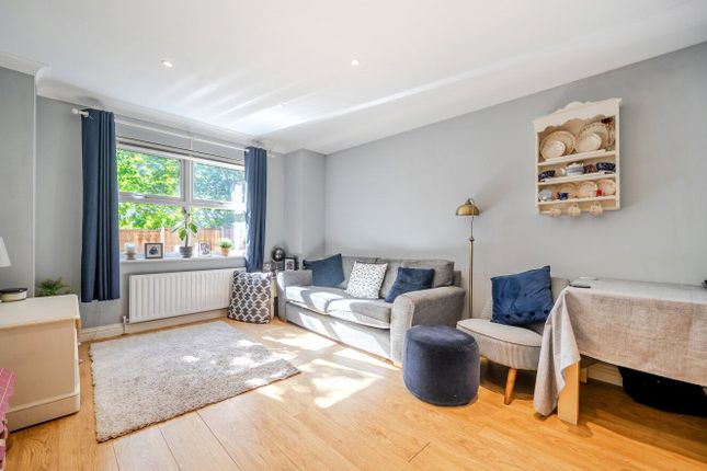 3, Pear Tree Court, Camberley photo 4