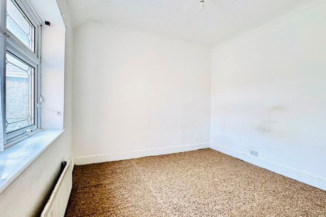 651, Becontree Avenue  photo 3