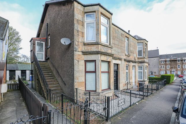 1-bed flat on 8, Grant Street, Greenock, £40,000