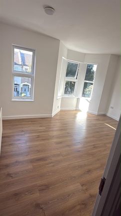 1St Floor, 6, Kimberley Road, London photo 3