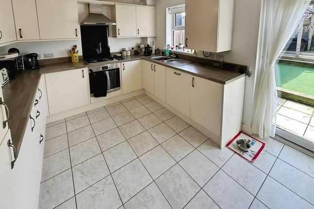 12 Witham Crescent, Bourne photo 4