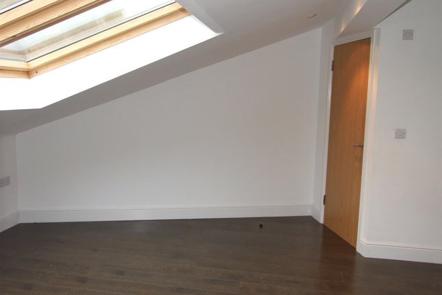 Flat 5, Southend-on-Sea photo 4