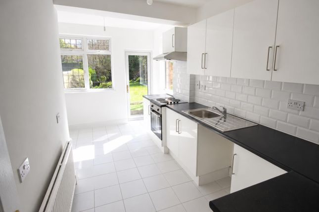 Room 3, 72, Esher Road, East Molesey photo 3