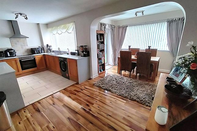 18, Yorke Avenue, Wrexham photo 4
