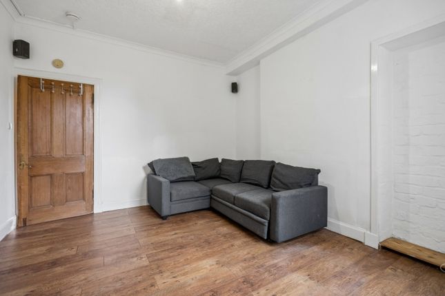 42, Oswald Street, Stirlingshire photo 3