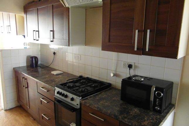 Clifton Road, Southall photo 4