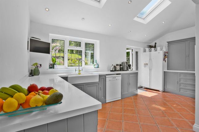 33, Holly Lane West, Banstead photo 4