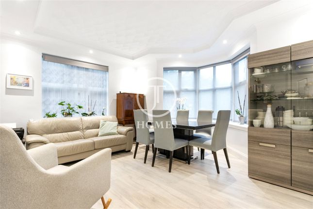 Thumbnail Flat for sale in Collingwood Court, Queens Road, London