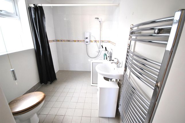 Wet Room 2.Jpg