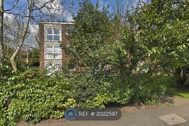 Thumbnail Flat to rent in Vine Court, Hersham, Walton-On-Thames