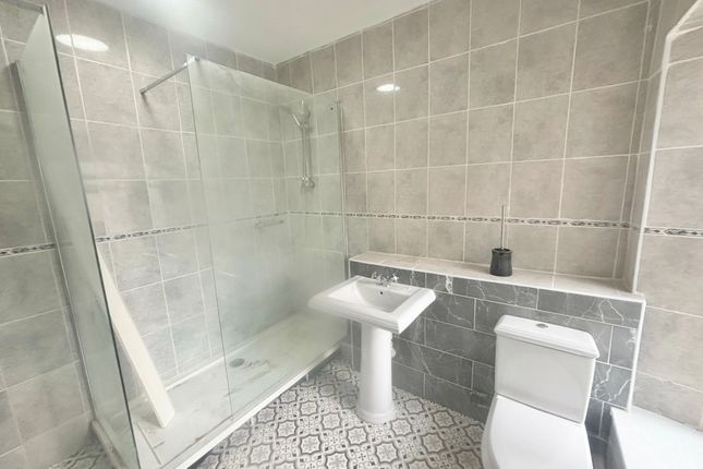 113, Loughor Road, Swansea photo 4
