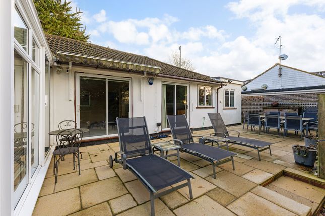 12, Fallowfield, Stanmore photo 3