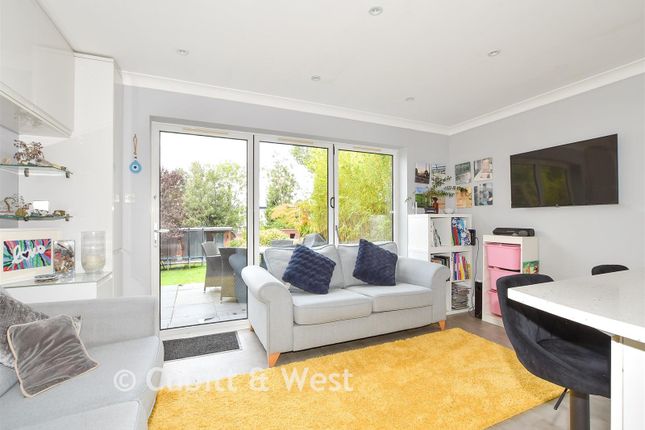 31, Gordon Road, Haywards Heath photo 4