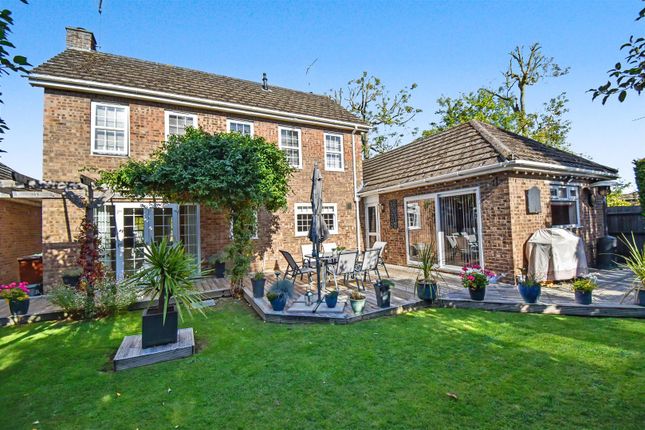 10, Kingsbrook, Corby photo 4