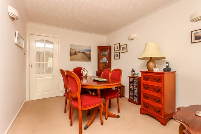 54, The Willows, Wellingborough photo 4