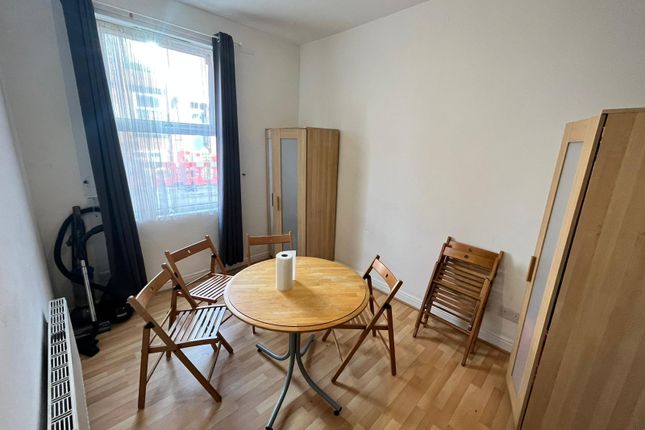 Burley Lodge Terrace, Leeds photo 5