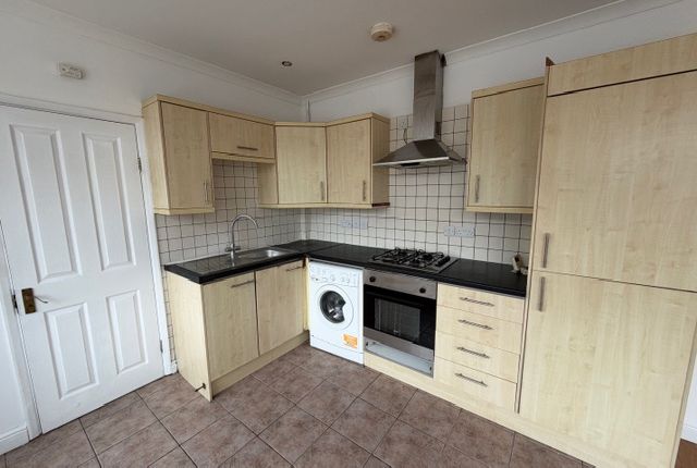 HAZELBURY CRESCENT , LUTON photo 2