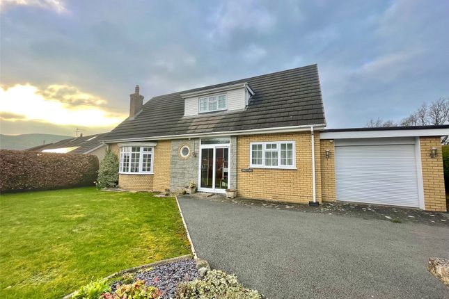 Thumbnail Bungalow for sale in Llanbrynmair, Powys