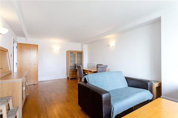Flat to rent in River View Heights, 27 Bermondsey Wall West, London