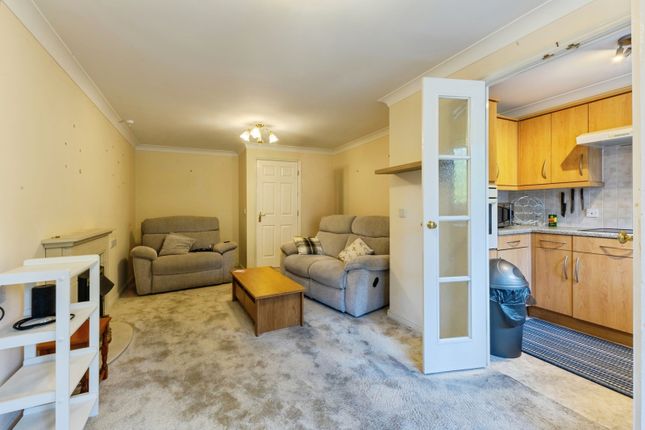 Flat 16, Lalgates Court, 119, Harlestone Road, Northamptonshire photo 4