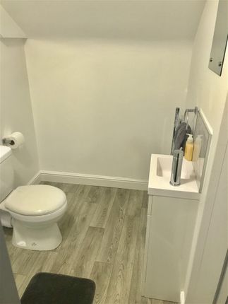 R4, 96, Derbyshire Lane, Nottingham photo 3