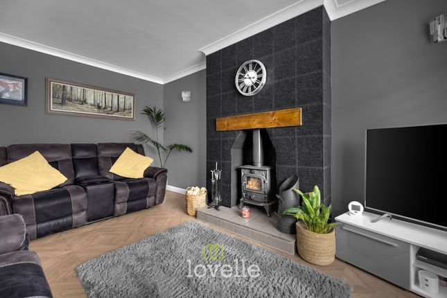 48 Charles Avenue, Grimsby photo 2