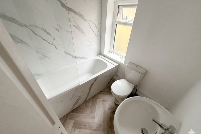 3, Palm Street, Greater Manchester photo 3