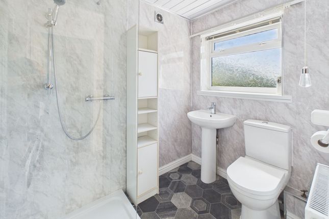 33 Cwmcelyn Newydd, Abertillery photo 4