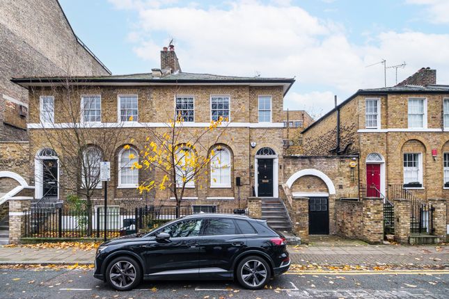 Thumbnail Detached house for sale in Shepperton Road, London